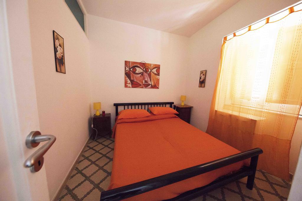 Gioeni 23 Apartment Чефалу Стая снимка